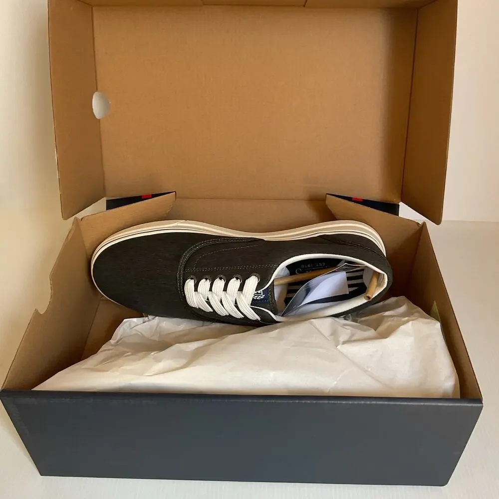 Chaps Casual Comfort Men’s Gray Canvas Sneakers Size 8.5M New in Box